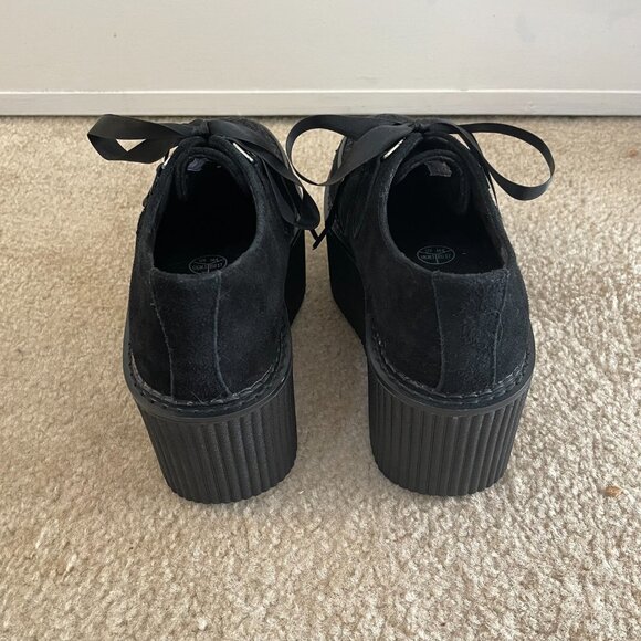 New TUK Black Suede Classic Stratocreeper Shoes with TUK Satin Laces - Picture 5 of 8